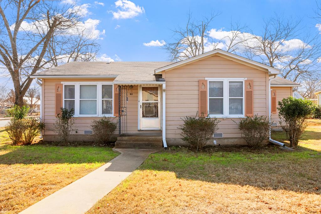 811 Franklin Fredericksburg TX 78624