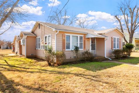 811 Franklin Fredericksburg TX 78624