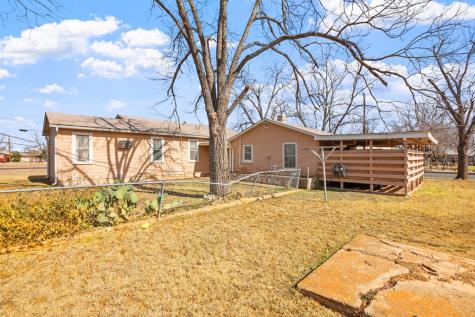 811 Franklin Fredericksburg TX 78624
