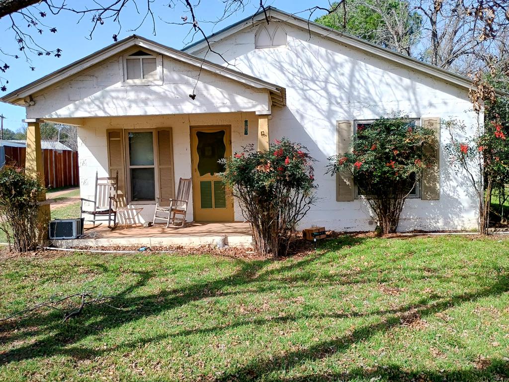 316 S Live Oak Street Mason TX 76856