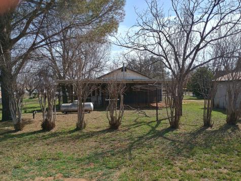 316 S Live Oak Street Mason TX 76856