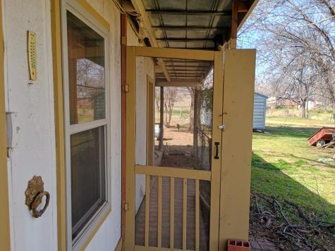 316 S Live Oak Street Mason TX 76856