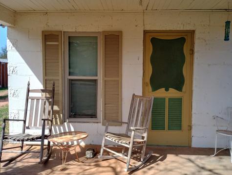 316 S Live Oak Street Mason TX 76856