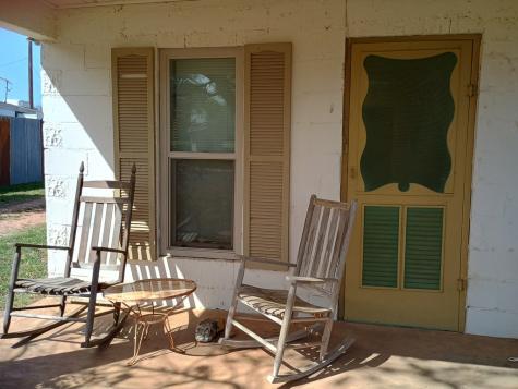316 S Live Oak Street Mason TX 76856