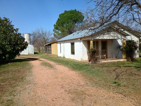 316 S Live Oak Street Mason TX 76856