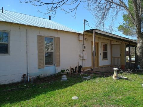 316 S Live Oak Street Mason TX 76856