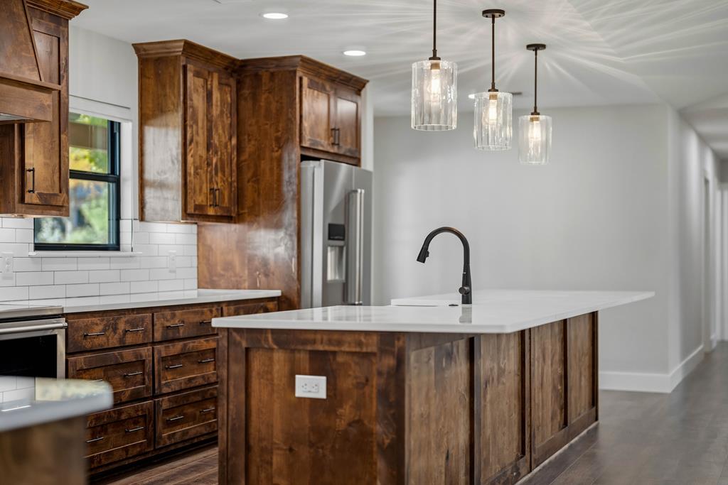2404 W Commerce Street San Saba TX 76869