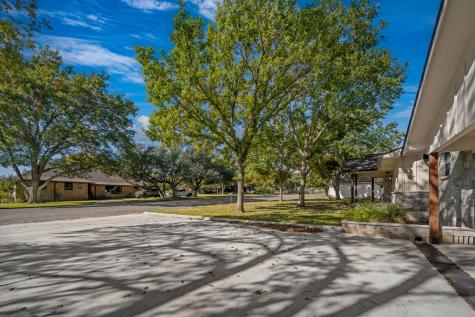 2404 W Commerce Street San Saba TX 76869