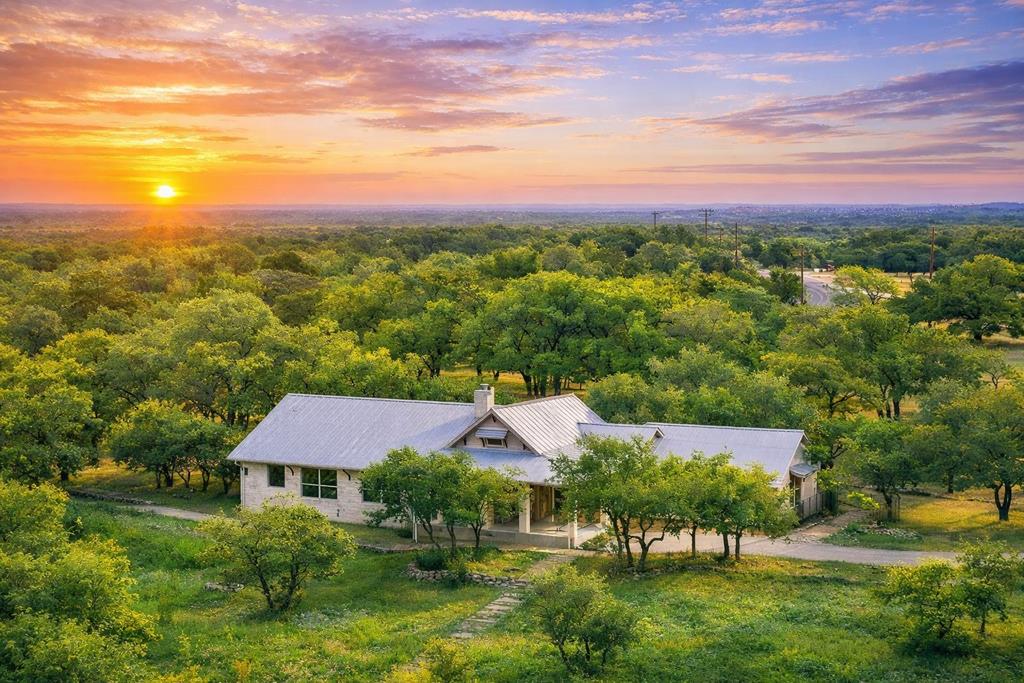 232 Crooked Oak Lane Round Mountain TX 78663