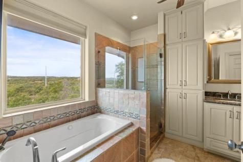 232 Crooked Oak Lane Round Mountain TX 78663