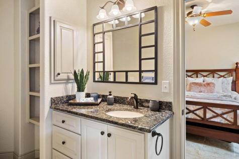 232 Crooked Oak Lane Round Mountain TX 78663
