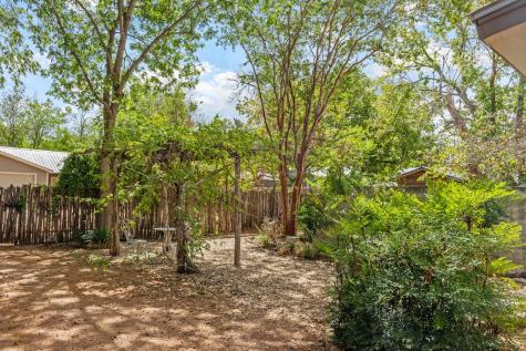 207 S Bowie Fredericksburg TX 78624