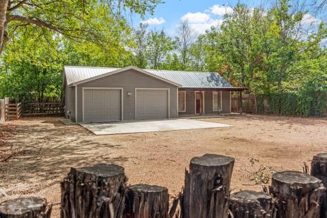 207 S Bowie Fredericksburg TX 78624