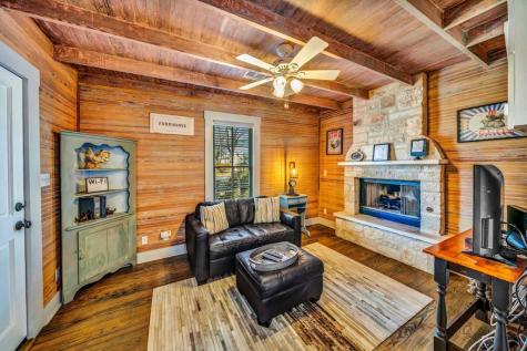 207 S Bowie Fredericksburg TX 78624