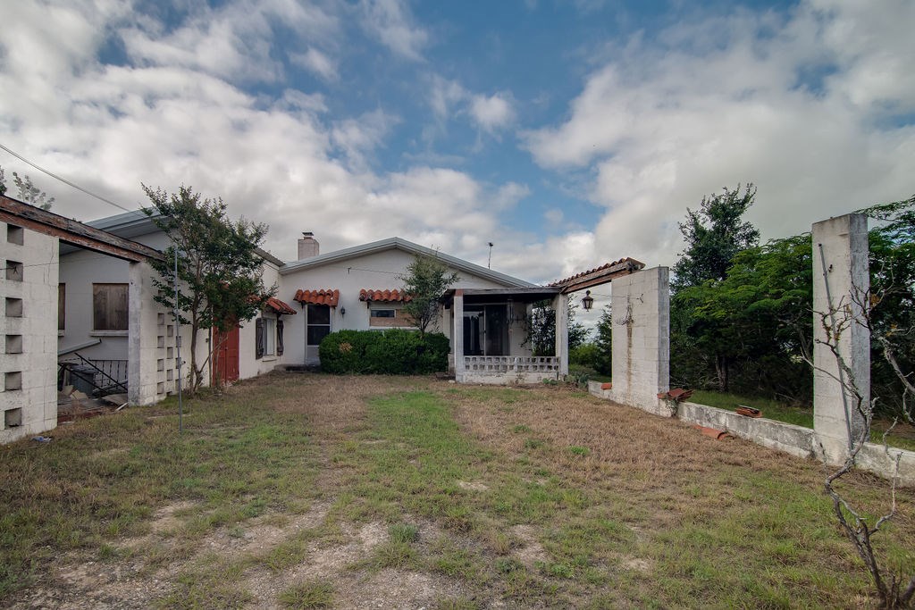 999 Royal Oaks Loop Fredericksburg TX 78624