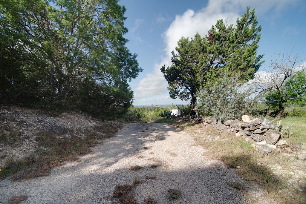 999 Royal Oaks Loop Fredericksburg TX 78624