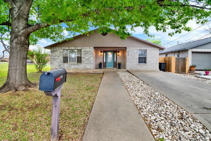 512 S Mesquite Street Fredericksburg TX 78624