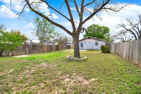 512 S Mesquite Street Fredericksburg TX 78624