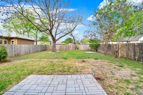 512 S Mesquite Street Fredericksburg TX 78624