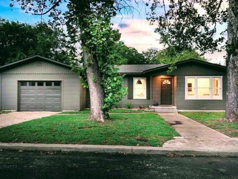 511 Olive Street Fredericksburg TX 78624