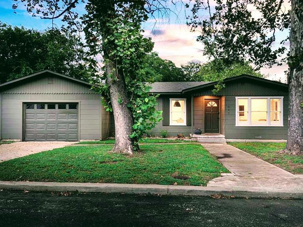 511 Olive Street Fredericksburg TX 78624