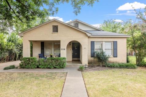 219 W Creek Street Fredericksburg TX 78624