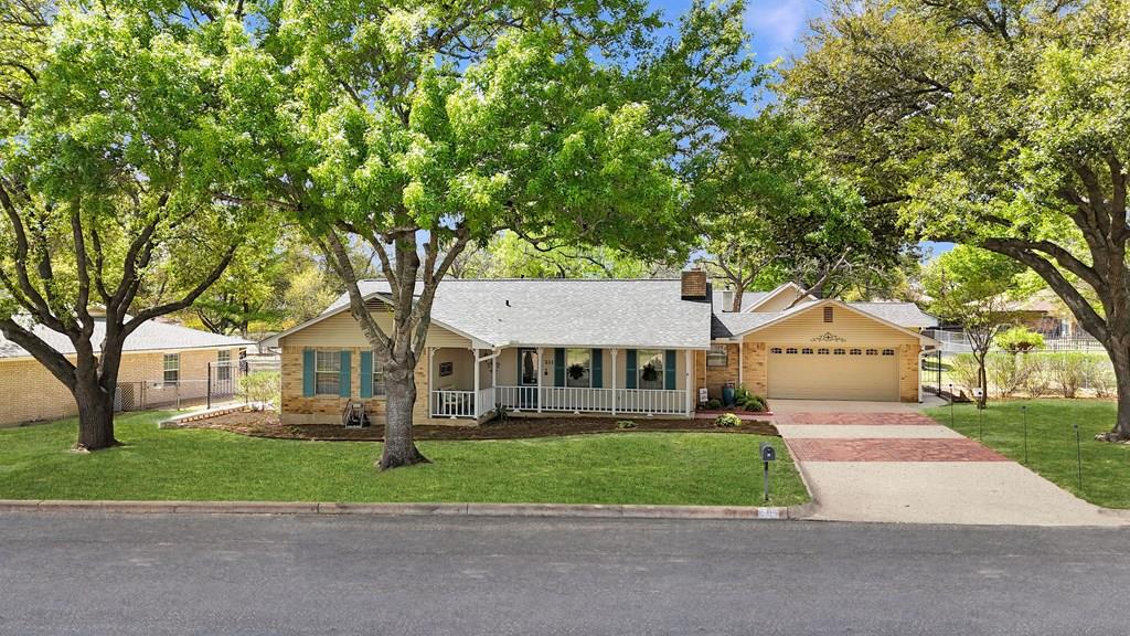 211 W Driftwood Drive Fredericksburg TX 78624