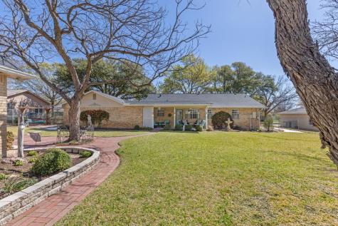 211 W Driftwood Drive Fredericksburg TX 78624