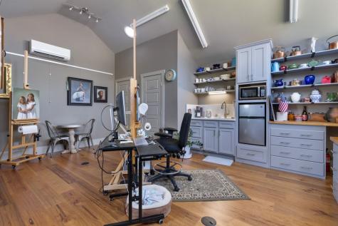 211 W Driftwood Drive Fredericksburg TX 78624