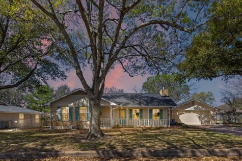 211 W Driftwood Drive Fredericksburg TX 78624
