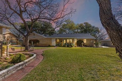 211 W Driftwood Drive Fredericksburg TX 78624