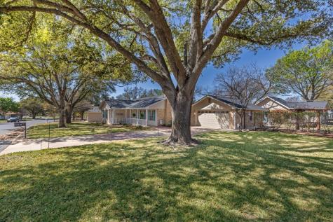 211 W Driftwood Drive Fredericksburg TX 78624