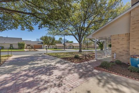 211 W Driftwood Drive Fredericksburg TX 78624