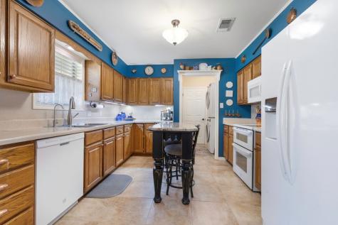 211 W Driftwood Drive Fredericksburg TX 78624