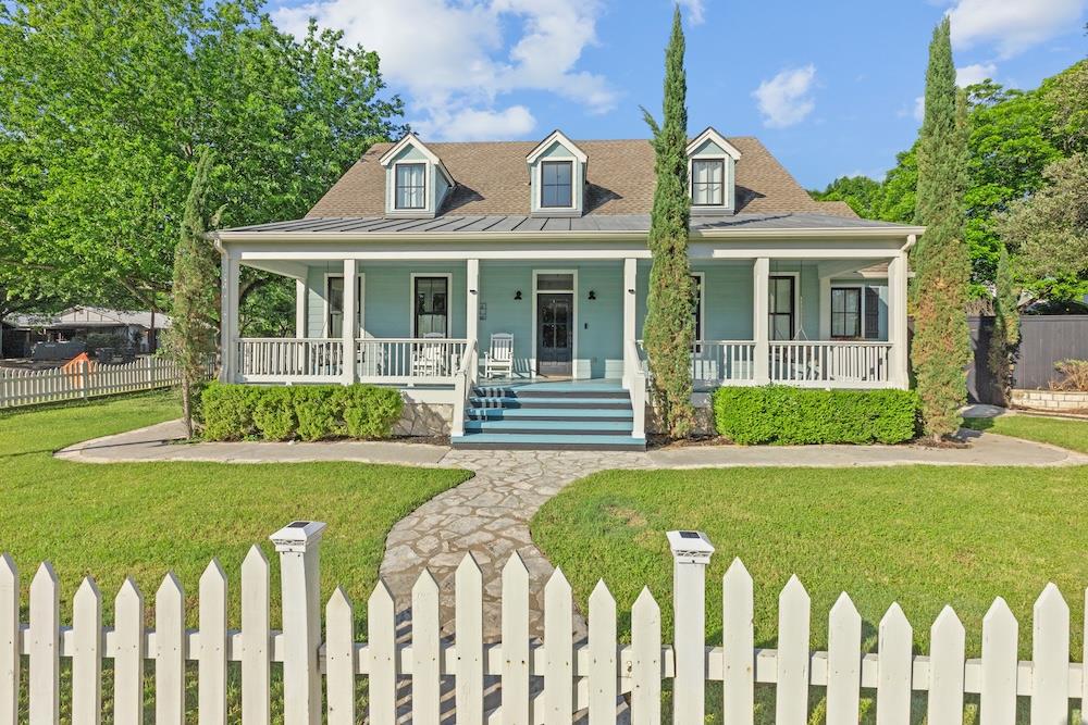 419 E Travis Street Fredericksburg TX 78624
