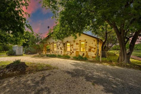 1237 Hollmig Lane Fredericksburg TX 78642