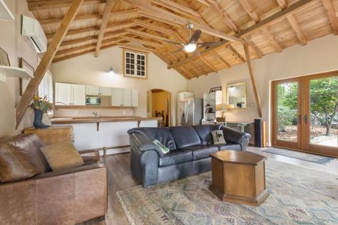 1237 Hollmig Lane Fredericksburg TX 78642