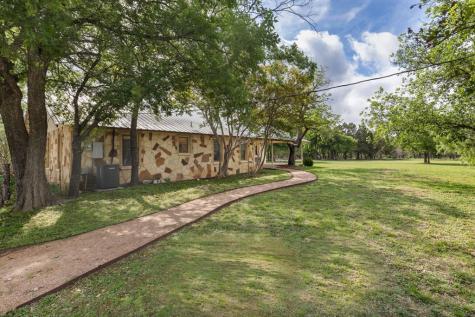 1237 Hollmig Lane Fredericksburg TX 78642