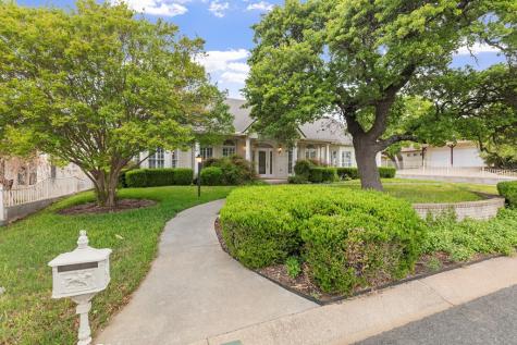 2208 Amberstone Fredericksburg TX 78624