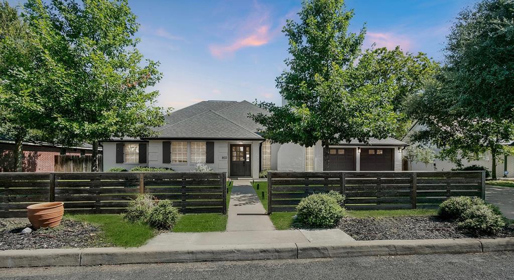 803 N Bowie Fredericksburg TX 78624