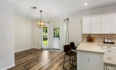 803 N Bowie Fredericksburg TX 78624