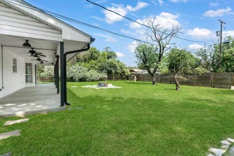 803 N Bowie Fredericksburg TX 78624