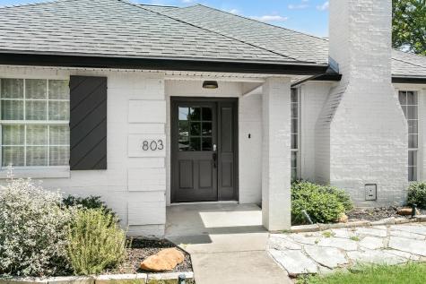 803 N Bowie Fredericksburg TX 78624