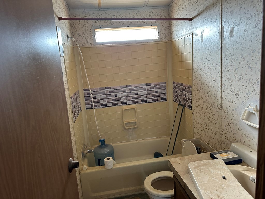 24980 Us Highway 377 London TX 76854