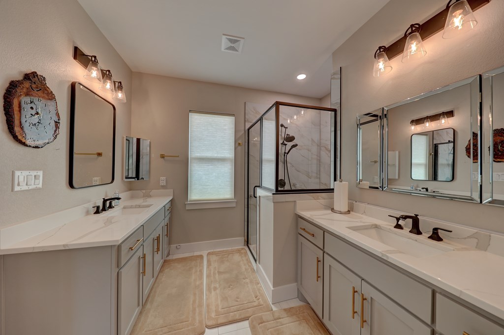 1808 N Chateau Lane Kerrville TX 78028