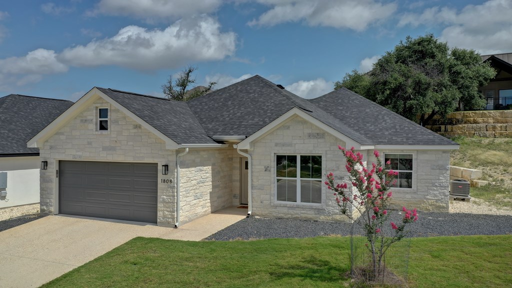 1808 N Chateau Lane Kerrville TX 78028