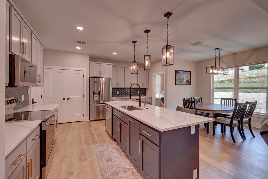 1808 N Chateau Lane Kerrville TX 78028