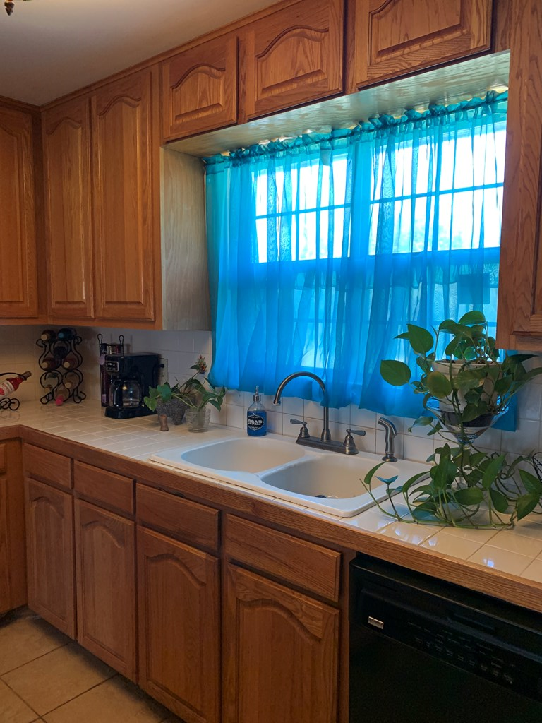 904 Carey Avenue Brady TX 76825