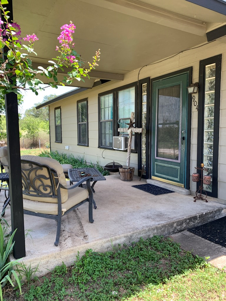 904 Carey Avenue Brady TX 76825