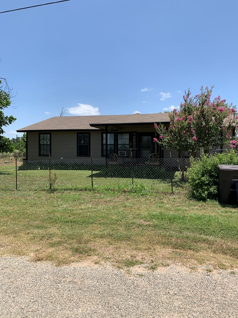 904 Carey Avenue Brady TX 76825